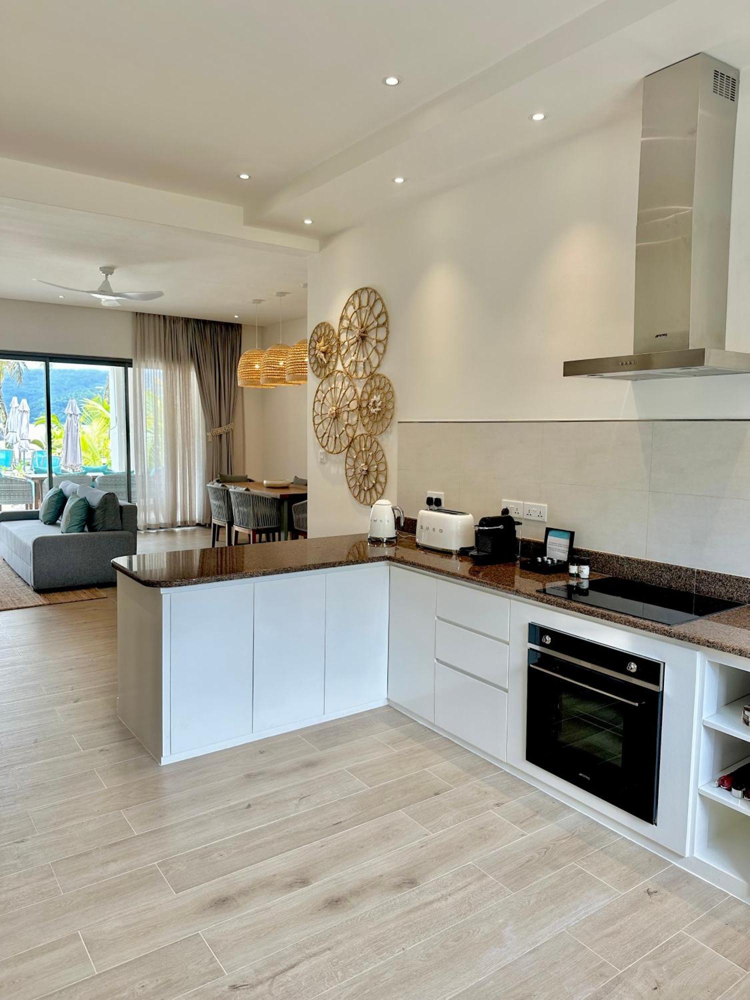 Pineapple Beach Villas Baie Lazare  Екстериор снимка