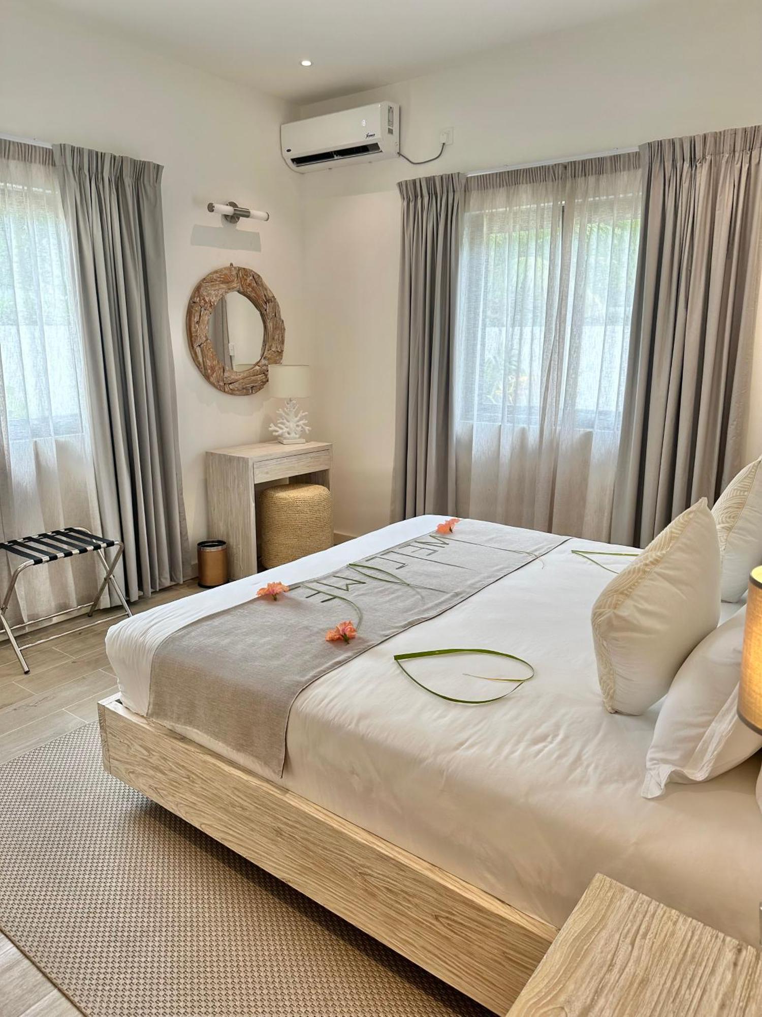 Pineapple Beach Villas Baie Lazare  Екстериор снимка